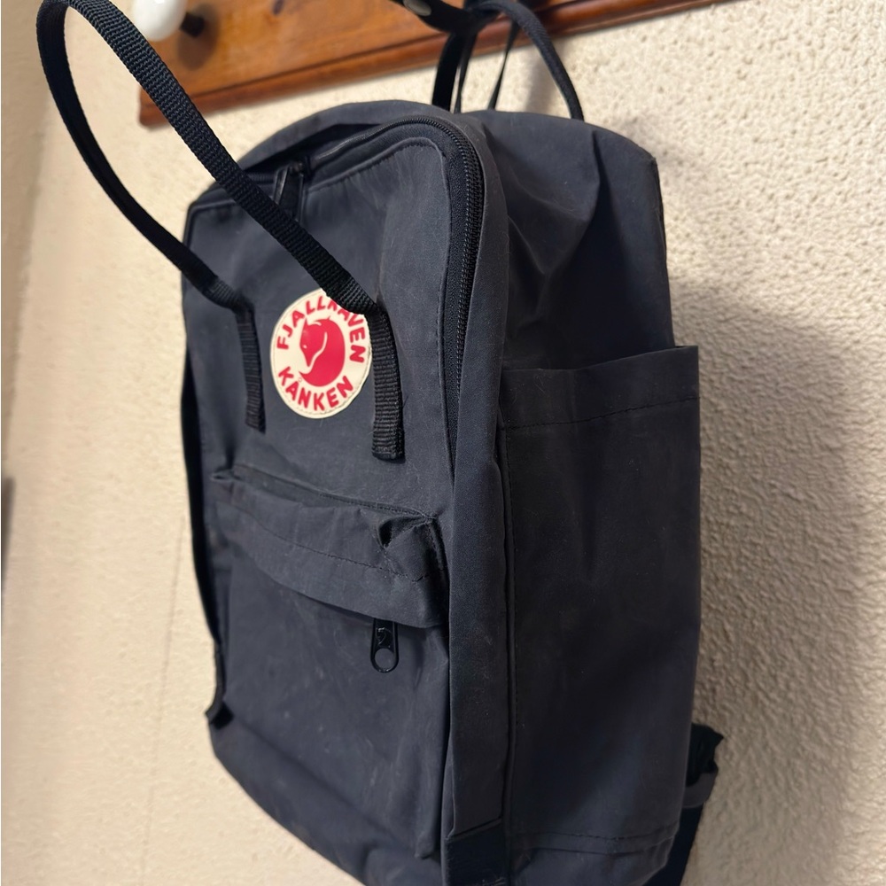 Fjallraven Kånken Backpack (black / charcoal)